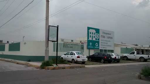 Fotografia tomada fuera de CENTRO ESPECIALIZADO EN ATENCION PRIMARIA A LA SALUD BICENTENARIO - Clínica ambulatoria en Alborada Jaltenco, Edomex.